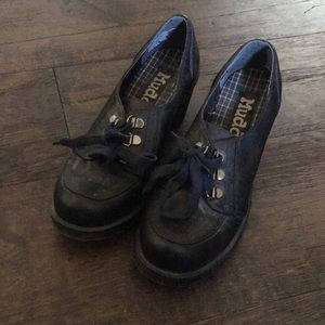 Black lace up shoes with heel